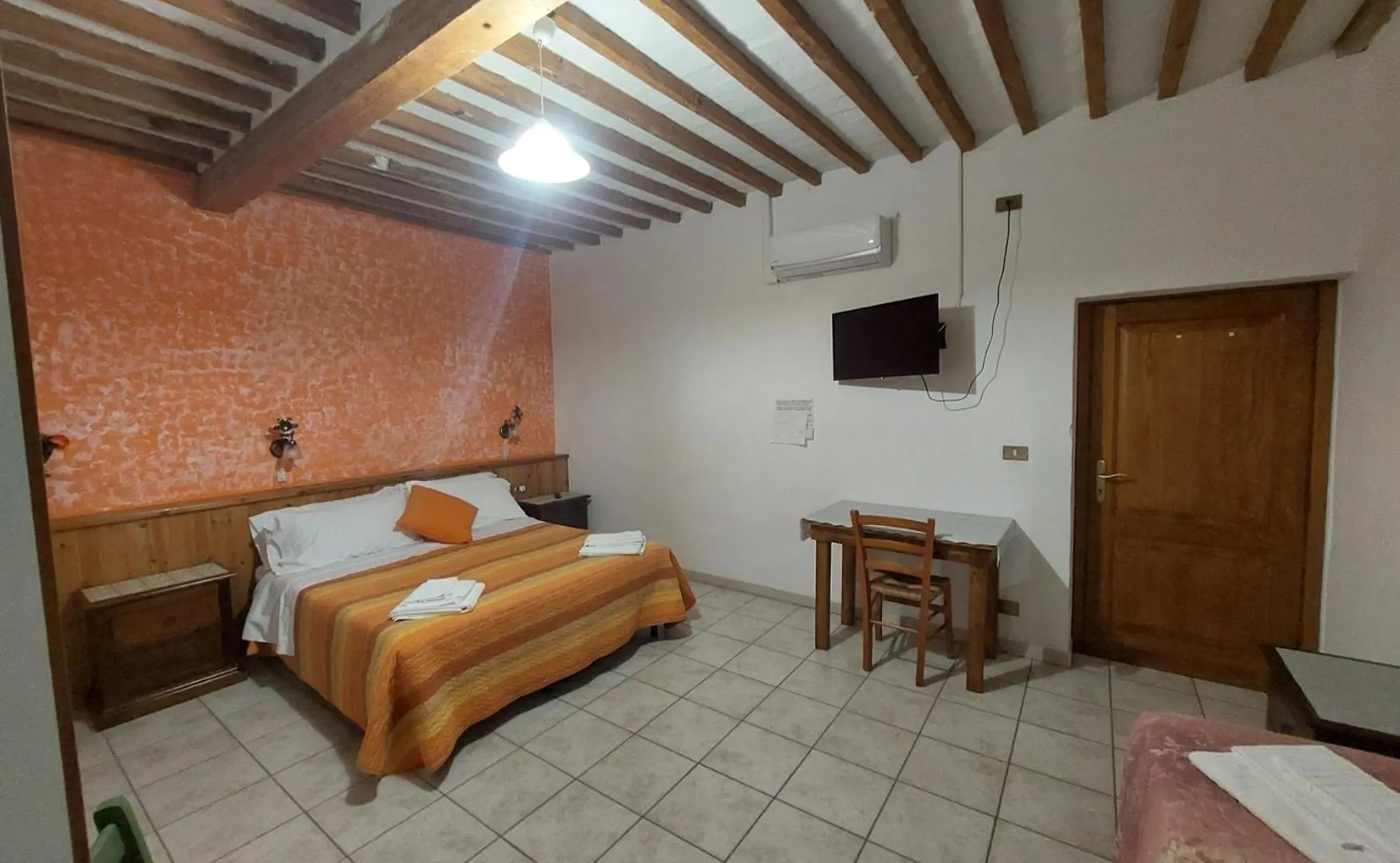 La Convenienza Bed & Breakfast Uliveto Terme Italy